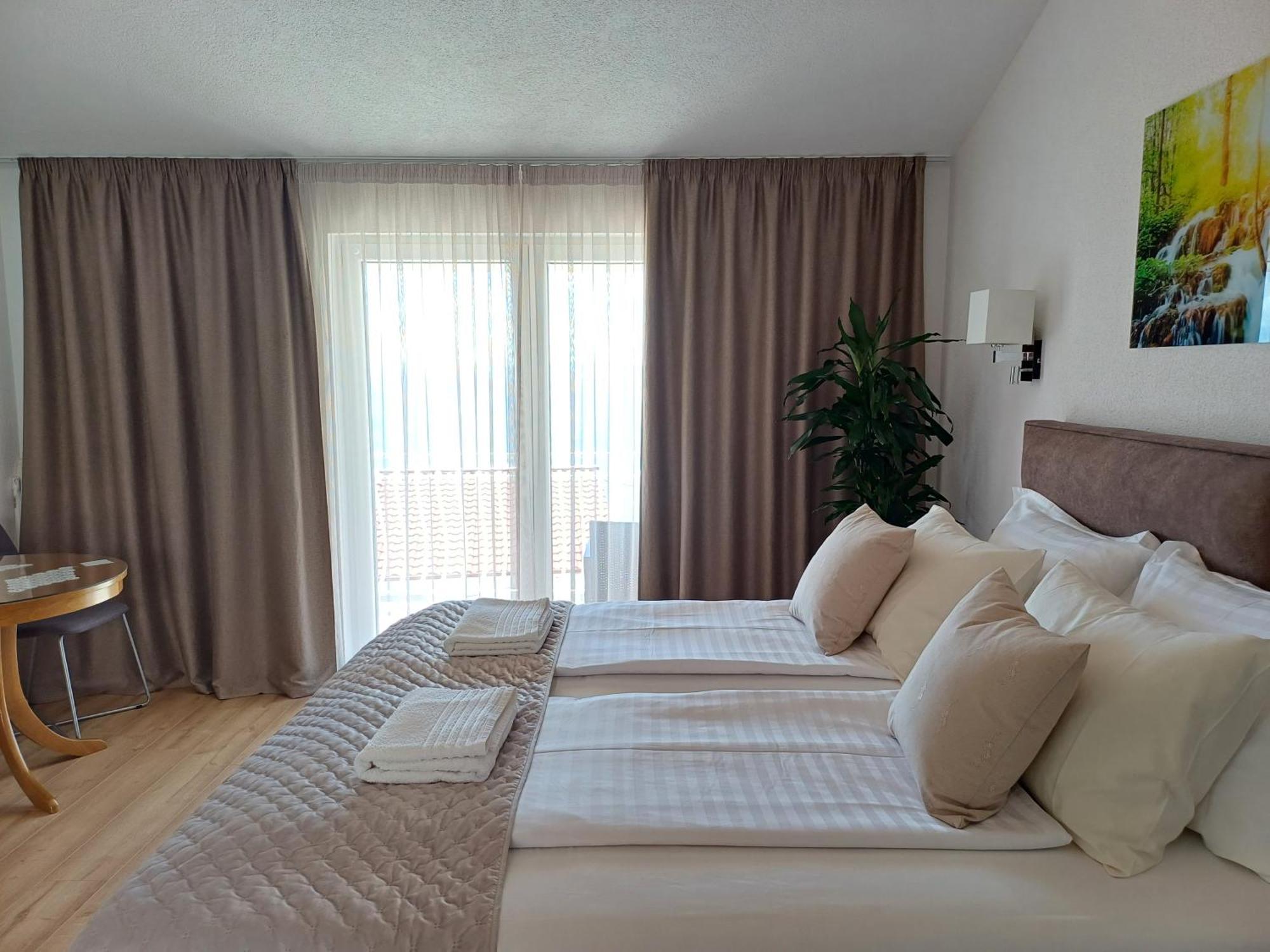 Apartments Jaksic Трогир Экстерьер фото
